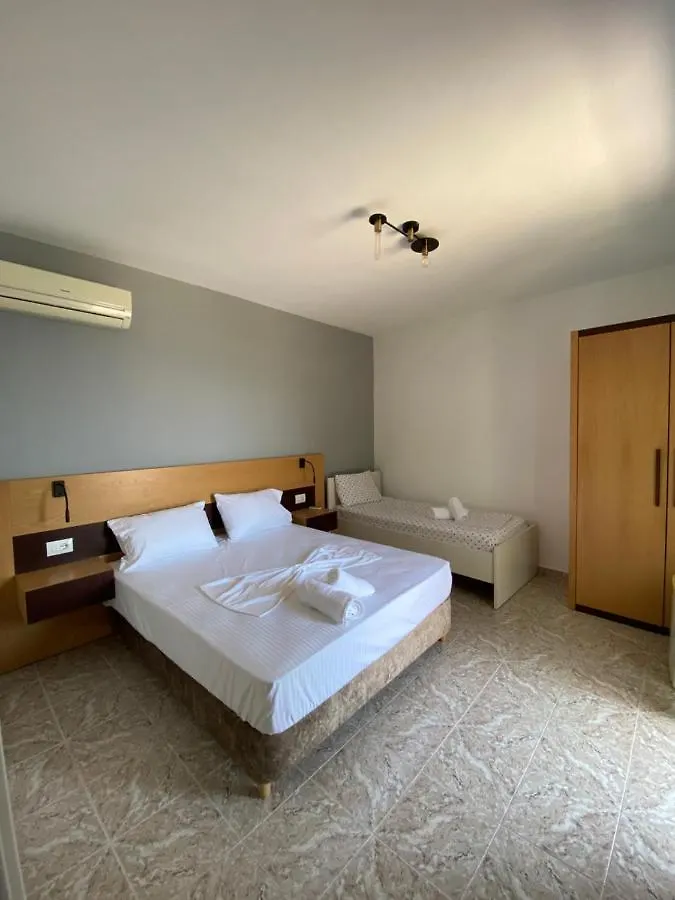 Edgewater Apartments ساراندا